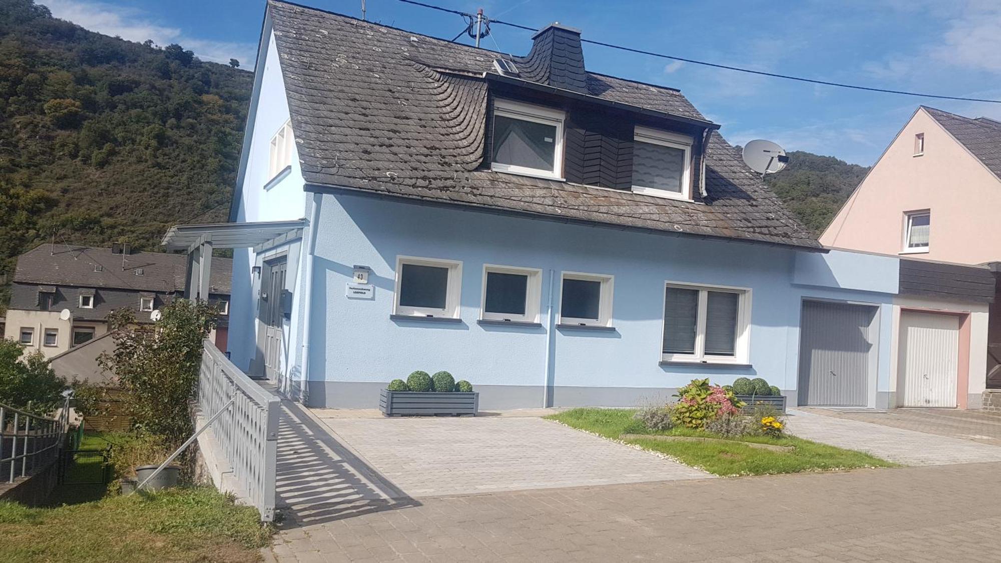 Ferienhaus Leopold Mit Burgblick An Der Mosel ブルゲン エクステリア 写真
