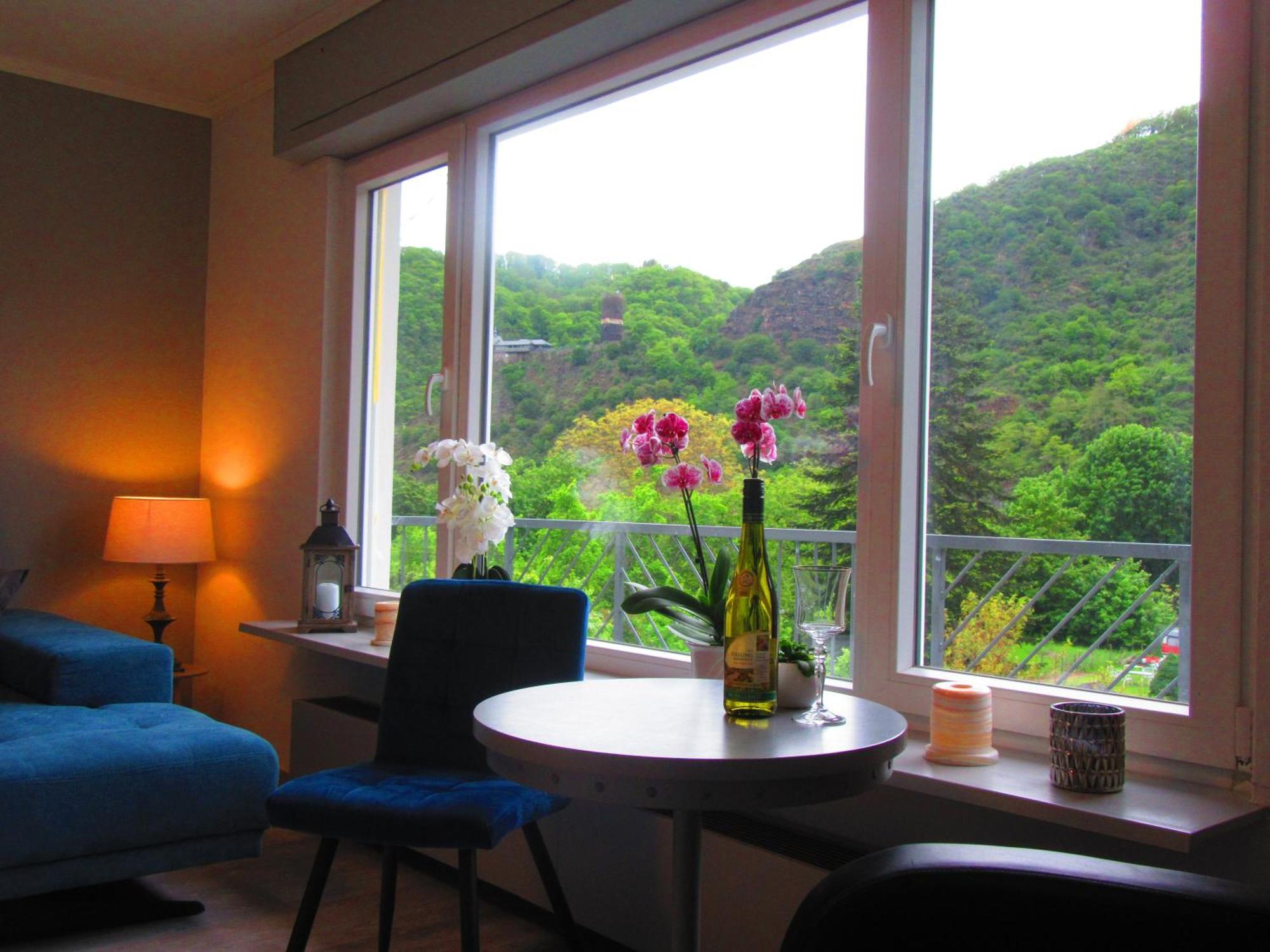 Ferienhaus Leopold Mit Burgblick An Der Mosel ブルゲン エクステリア 写真